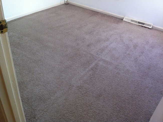 master BR with 1/2 bath - 4823 E Prairie Cir