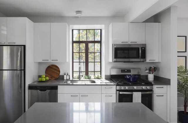 Foto del edificio - 2948 N Clybourn Ave