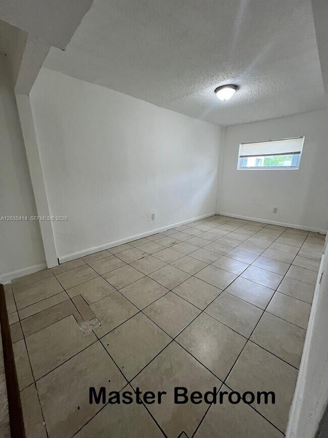 Foto del edificio - 1754 NW 45th St