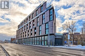 Building Photo - 2625-2625 Dundas St W