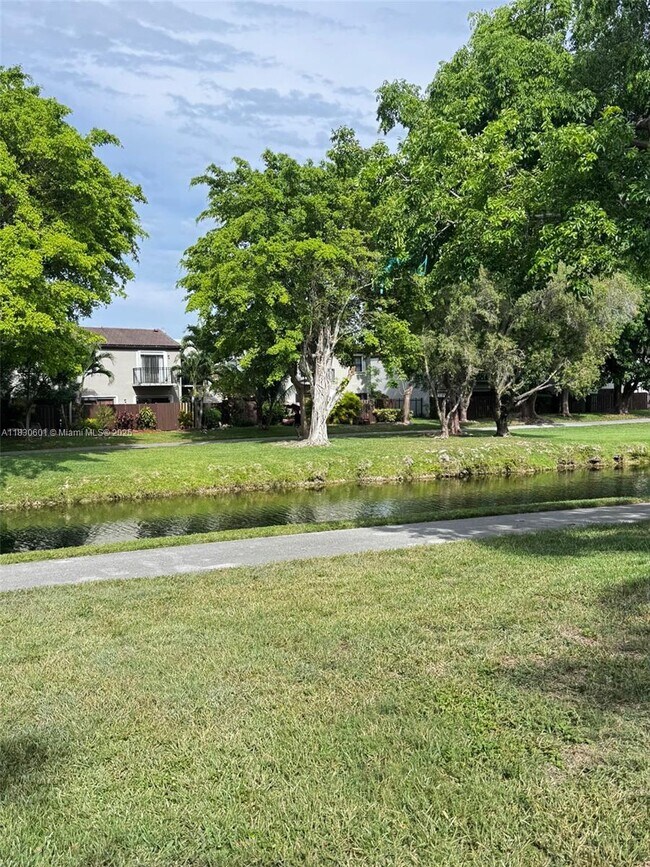 Foto del edificio - 10441 SW 155th Ct