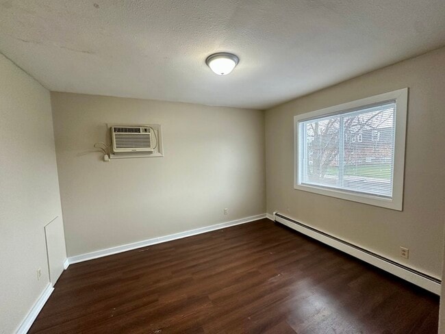 Foto del edificio - 1485 Meadowview Dr