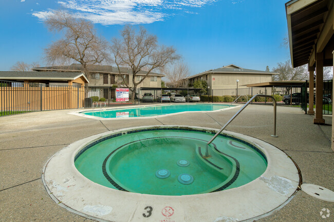 Piscina - Heritage Oaks