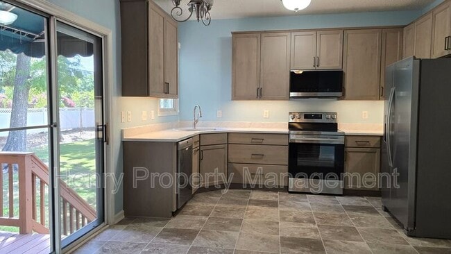 Building Photo - 100 Mint Hill Dr