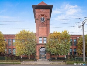 Building Photo - 25 Grand St