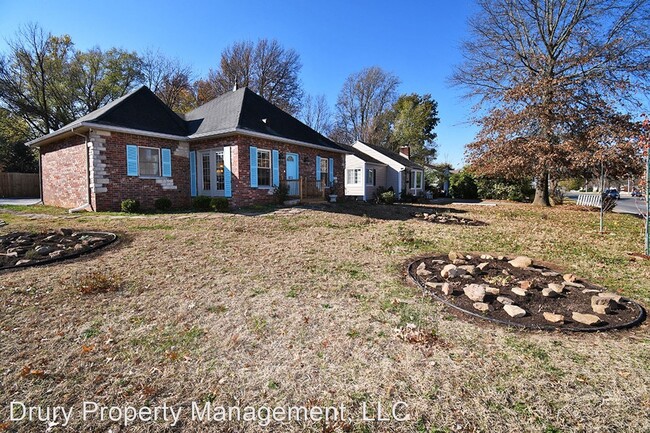 Foto del edificio - 2 br, 1 bath House - 830 E. Sunshine Street