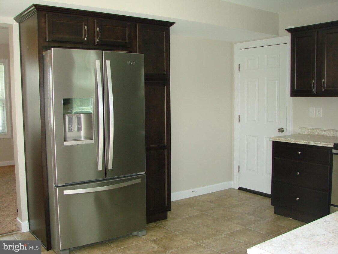 50 Dartmouth Green Ct, Chambersburg, PA 17201 House Rental in