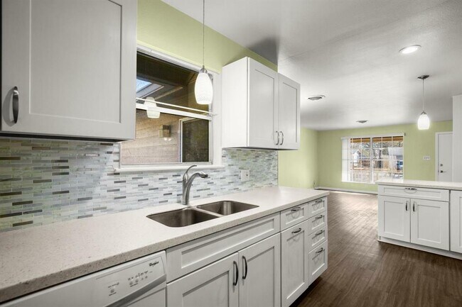 Foto del edificio - 8510 Rockwood Ln