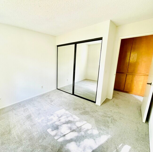 Foto del edificio - 6330 Genesee Ave