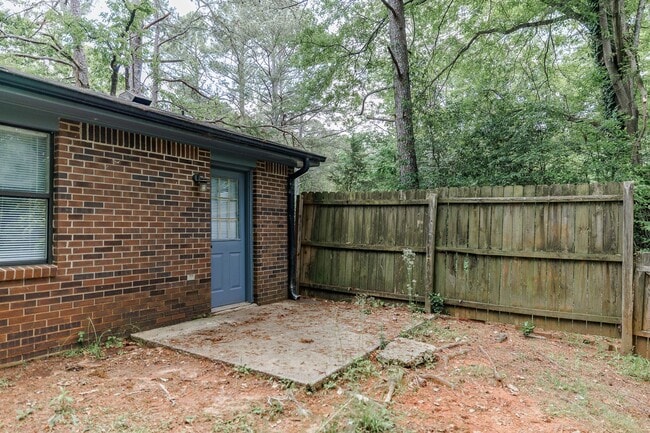 Photo - 1182 Whit Davis Rd House