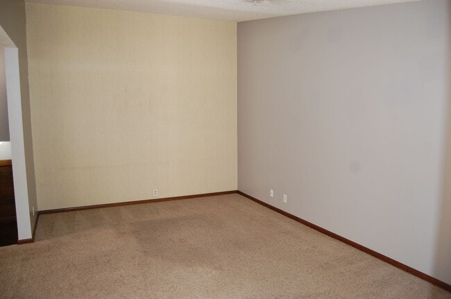 Building Photo - 3724 Clover Cir