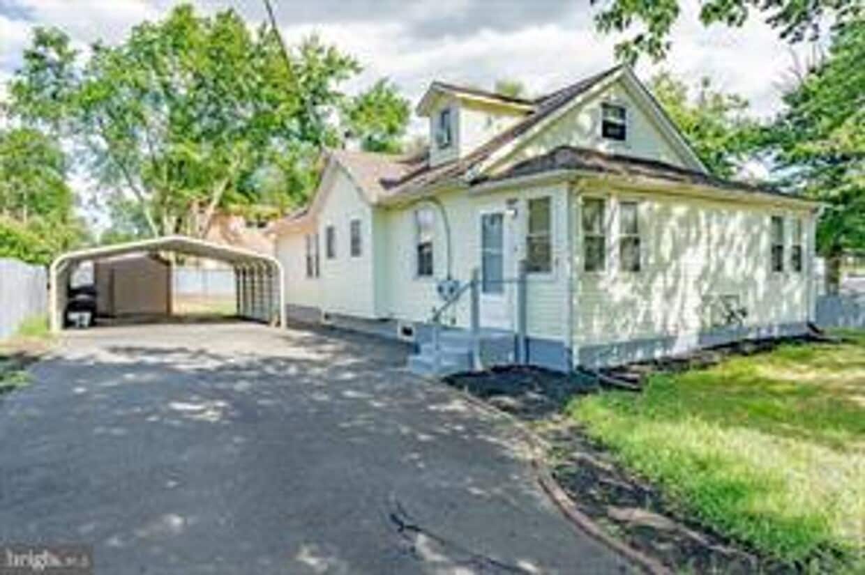 Primary Photo - 3 Gilbert St