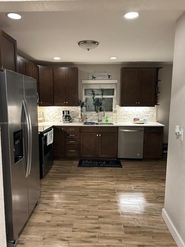 Foto del edificio - 5289 N Andrews Ave