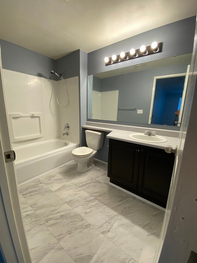 Master bathroom - 10824 SE 170th St