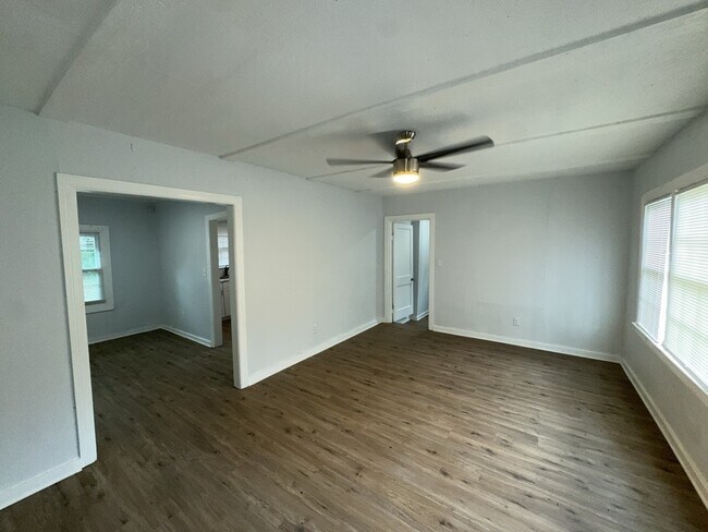 Building Photo - 1857 Westover St
