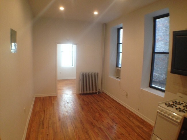 Building Photo - 185 Mulberry St