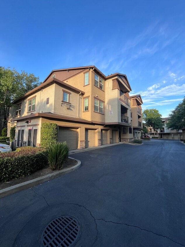 Primary Photo - NICE CONDO IN ROCKLIN AT GATED COMMUNITY O...