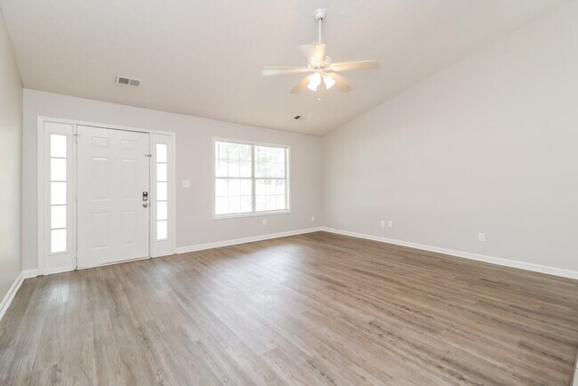 Foto del edificio - 3810 Greenbrook Dr