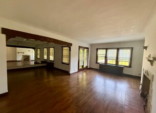 Building Photo - 3505 Ravenwood Ave