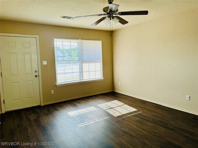 Foto del edificio - 6601 Huntington Ct