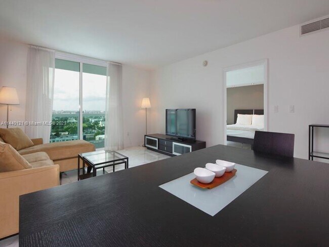 Foto del edificio - 1800 N Bayshore Dr