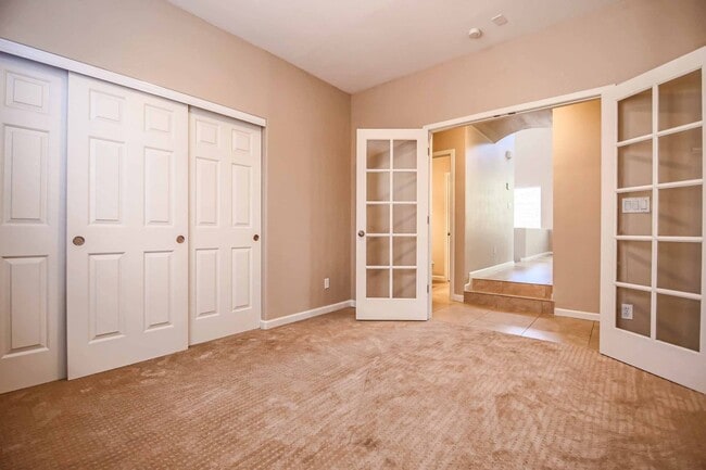 Building Photo - IMMACULATE 5 BEDROOM HOME!
