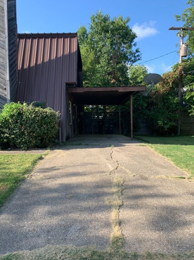 Foto del edificio - Unique & Affordable 2-Bedroom in the Heart of the Arts District ?