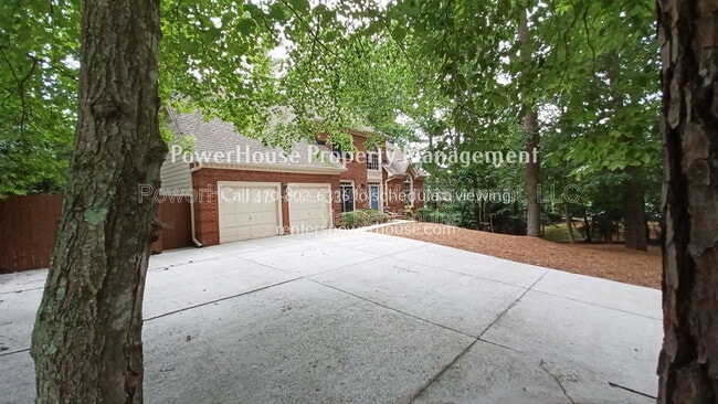 Building Photo - 5190 Southlake Dr