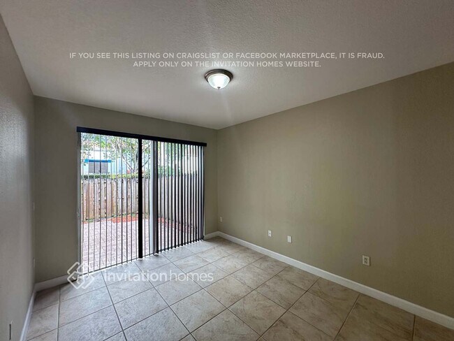 Building Photo - 877 SW 149th Ct