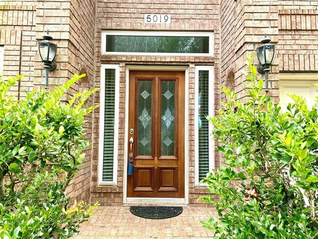 Building Photo - 5019 Darnell St