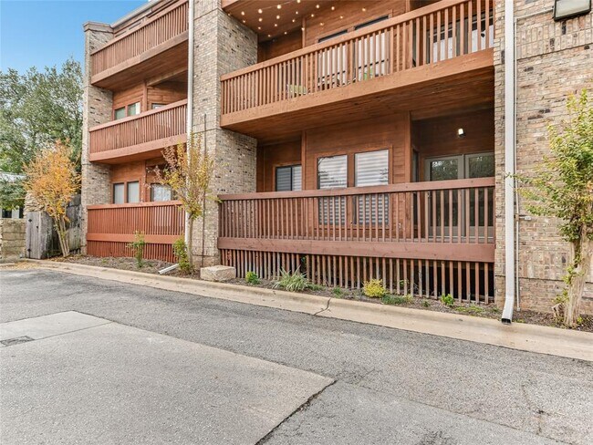 Foto del edificio - 1406 Windsor Rd