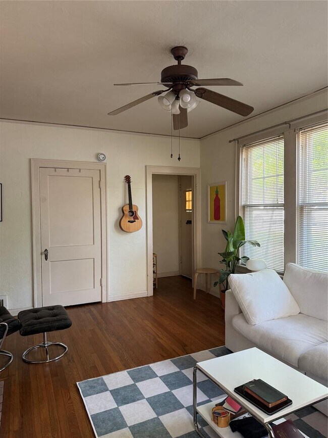 Foto del edificio - 1417 W Lynn St