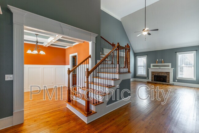 Foto del edificio - 8802 Mckenzie Farm Dr