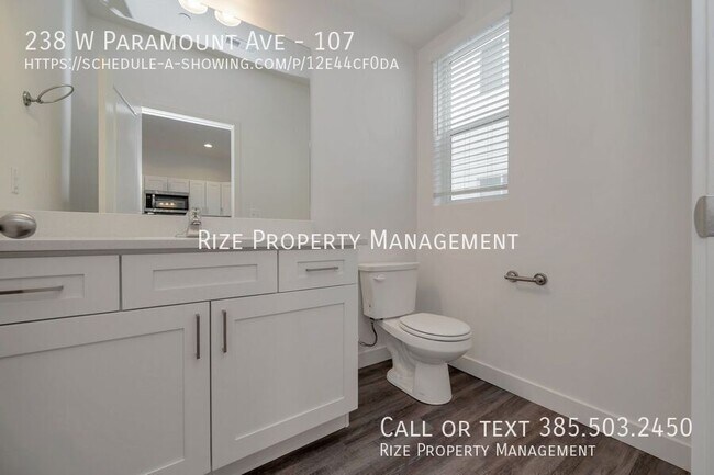 Foto del edificio - 238 Paramount Ave
