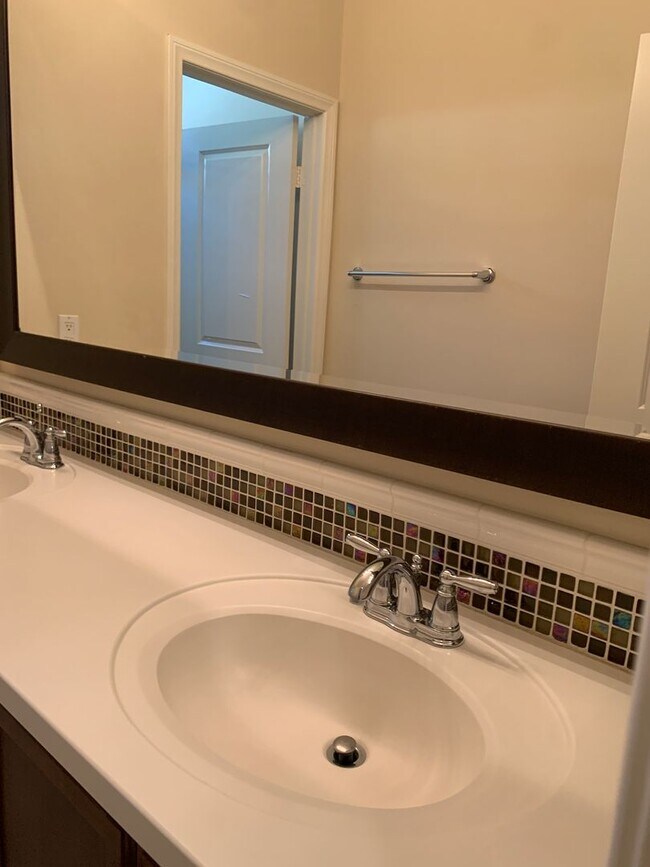 Building Photo - Southwest Home