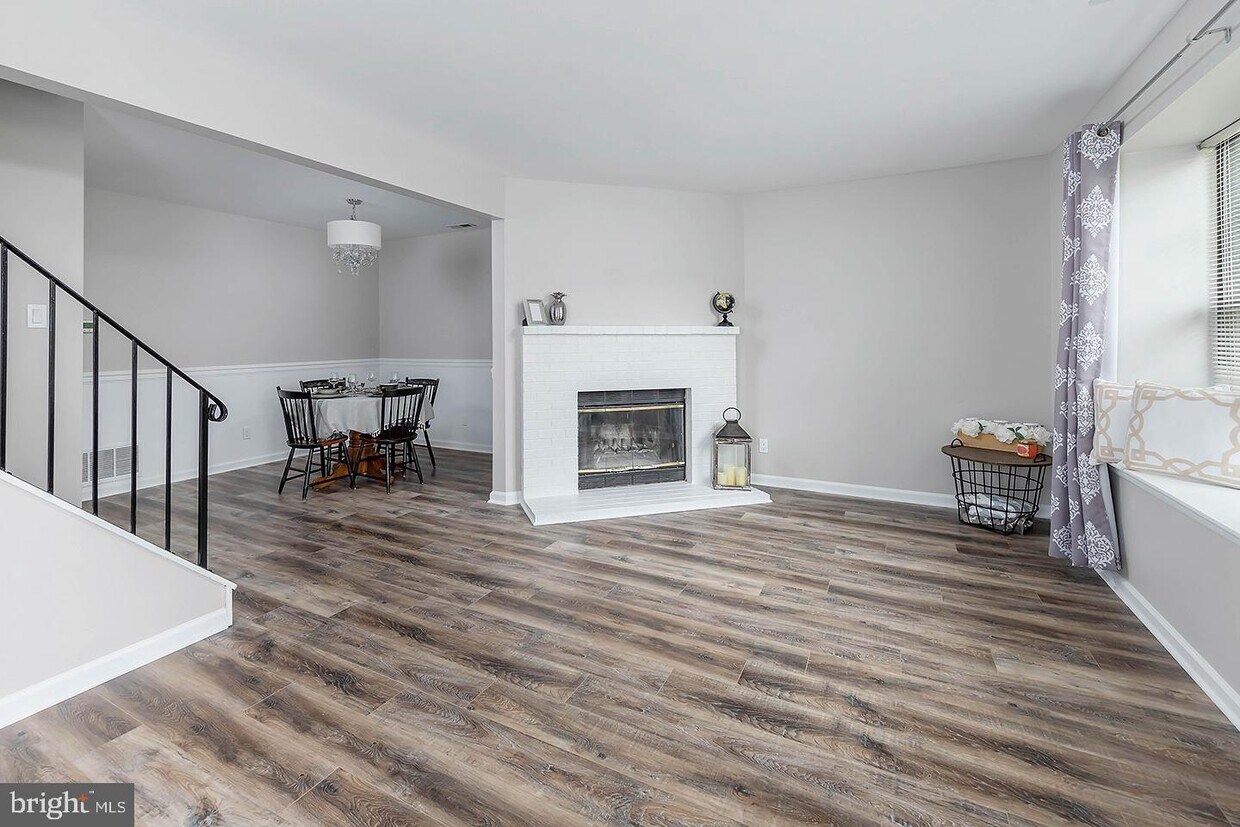 Primary Photo - 639 Foxton Ct