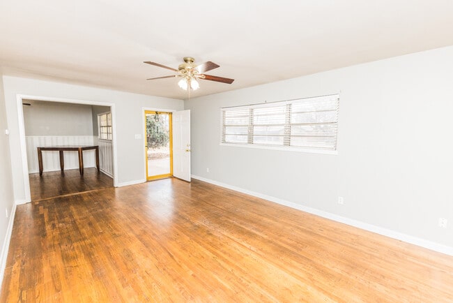 Foto del edificio - 3705 42nd St