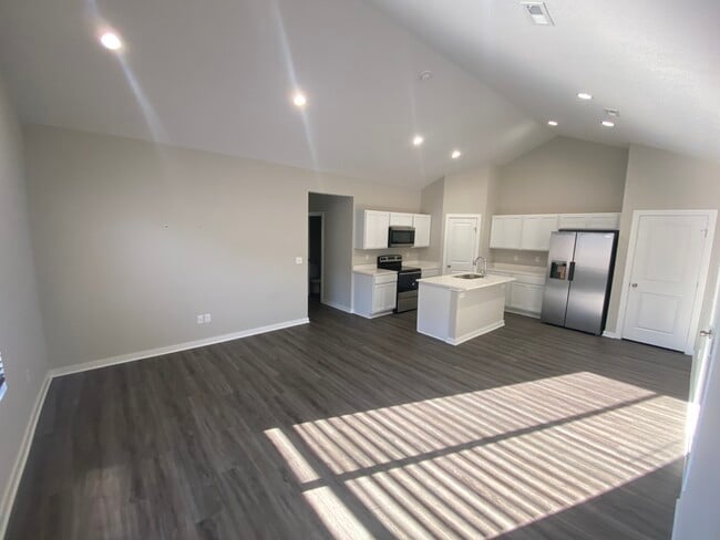 Building Photo - 12136 W Fontana St