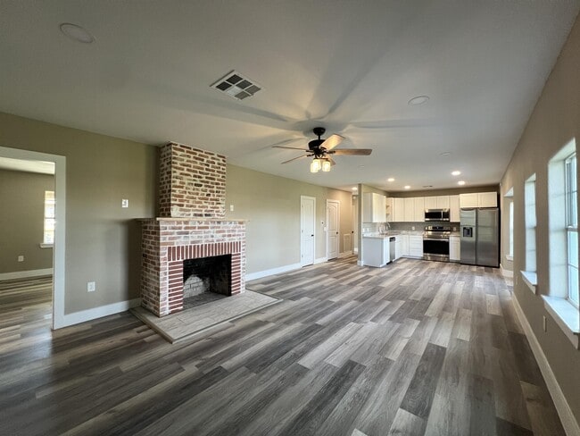 Foto del edificio - 14500 Old Troy Rd