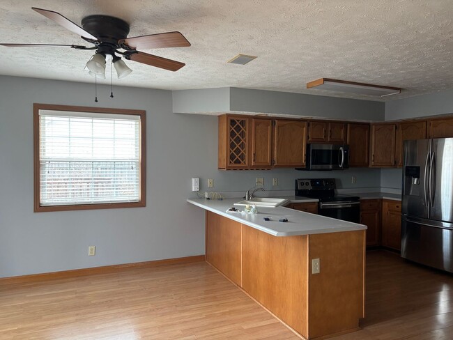 Foto del edificio - 3-Bed 2-Bath Fenced Yard Ranch Home