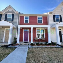 Building Photo - 225 Goldenstar Ln