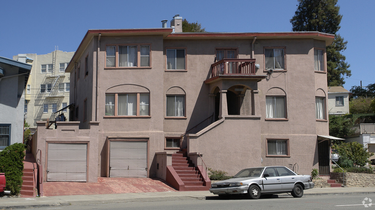Foto del edificio - 2469-2471 Park Blvd