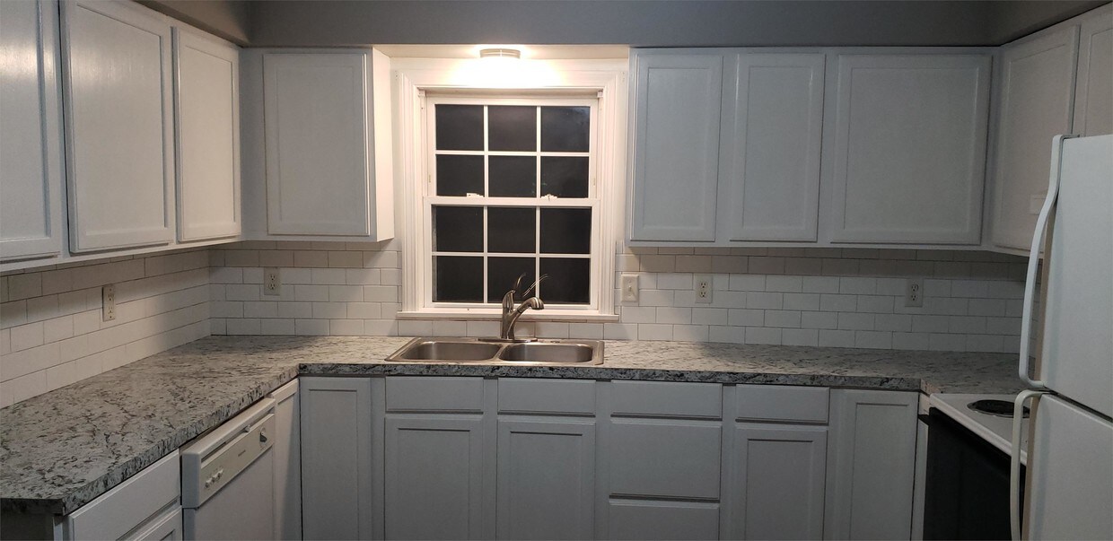 Primary Photo - 12 Chadwick Pl