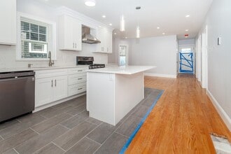 Building Photo - 59 Sudan St