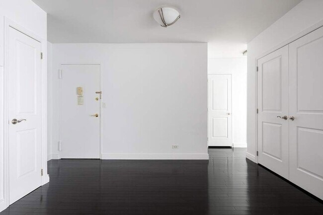 Foto del edificio - 166 E 63rd St