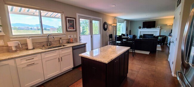 Foto del edificio - 3465 Castle Peak Ave