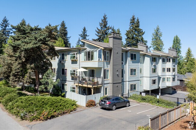 Building Photo - 9800 Roosevelt Way NE