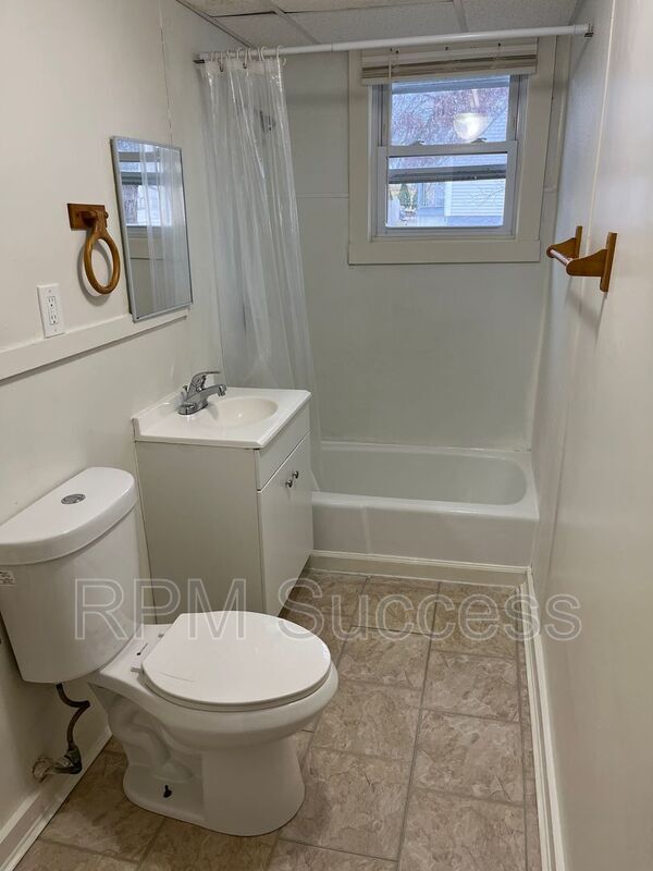 20 Lafrance Ct Unit 2N, New Bedford, MA 02740 Condo for Rent in New