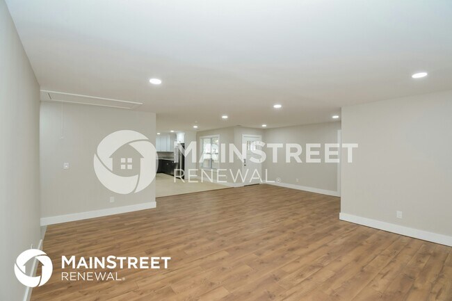 Building Photo - 115 Green Meadow Dr