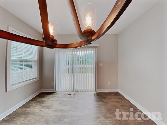 Building Photo - 111 Cottage Ct